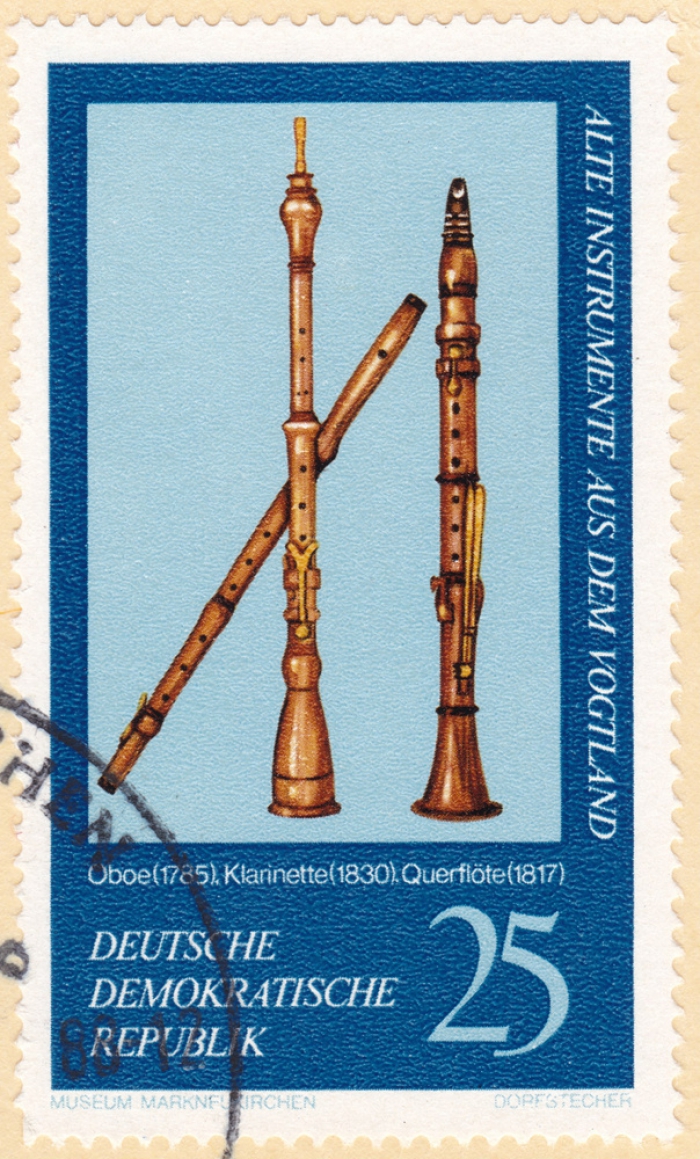 Detailansicht - Postkarte - XXIII. Internationaler Instrumentalwettbewerb in Markneukirchen - 25 Pfennig Briefmarke DDR - Oboe, Klarinette, Querflöte, 1988 Komitee Vogtländische Musiktage Klingentahl