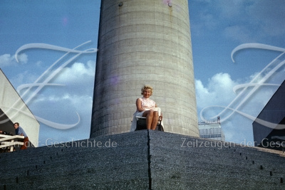 Aufnahme ca. 1 Jahr nach der Eröffnung des Fernsehturms