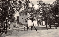 Vorderansicht - Zwickau Sachsen - Freilichtbühne, 1958 - alte Schwarz-Weiß-Postkarte Echte Fotografie