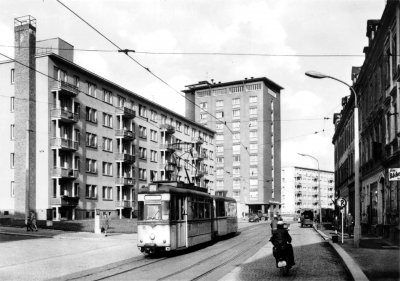 Vorderansicht - Ansichtskarte Zwickau - Marienthaler Straße, 1971 - alte Schwarz-Weiß-Postkarte Echte Fotografie