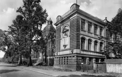 Vorderansicht - Ingenieurschule für Kraftfahrzeugbau Zwickau, 1959 - Westsächsischen Hochschule Zwickau Echte Fotografie