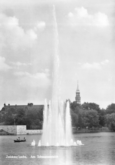 Vorderansicht - Zwickau - Am Schwanenteich, 1975 - Ansichtskarte zum Kaufen Echt Foto