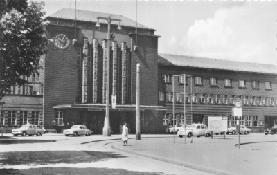 Zwickau - Hauptbahnhof mit Taxi-Stand, 1967